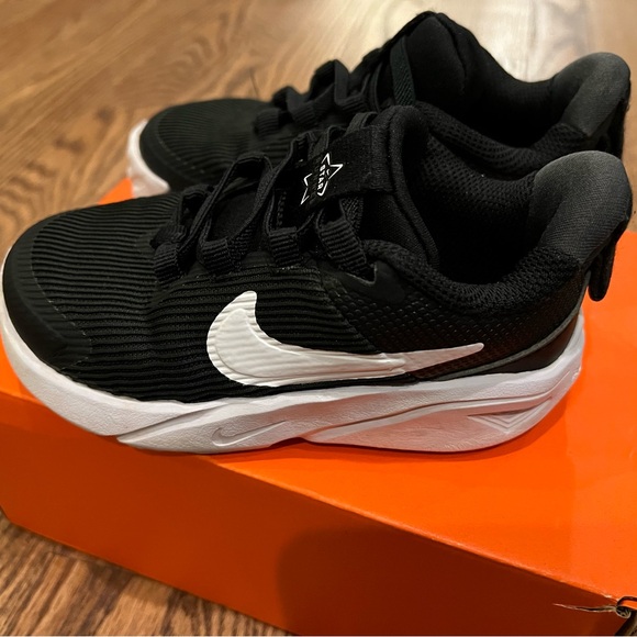 Nike Sneakers - great shape - Picture 3 of 7